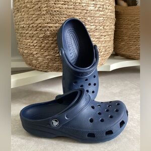 CROCS Shoes Sz 6 Women Classic sandals clogs sneakers navy blue EUC